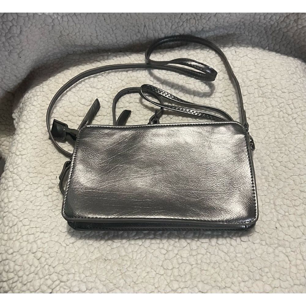 Crossbody    - Picture 2 of 7